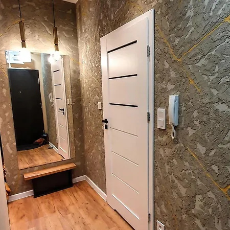 Warta Towers Z Parkingiem アパート