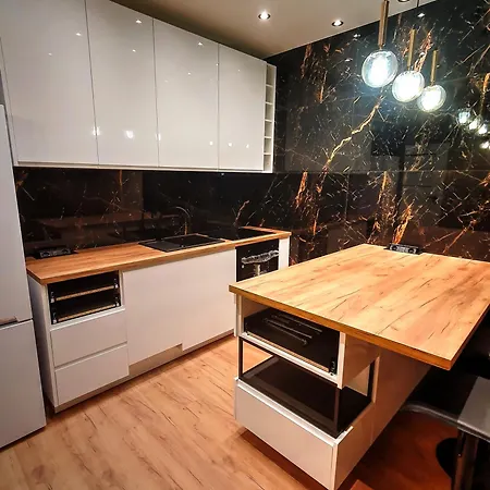 Warta Towers Z Parkingiem Apartmán *